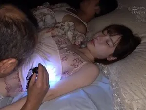 Cô gái trẻ này thực sự xinh đẹp và có thân hình tuyệt vời!
